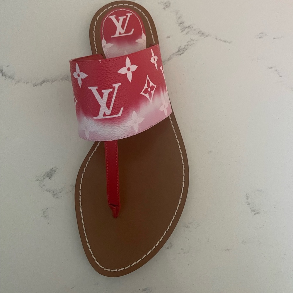 Louis Vuitton Red Sandsls